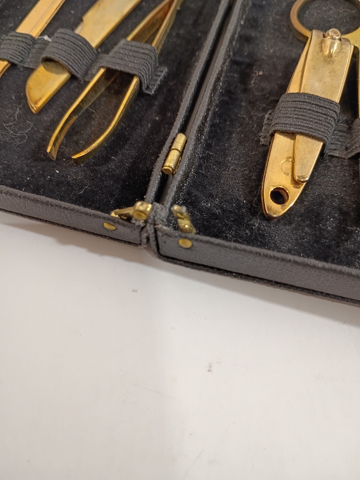 VTG manicure se in mini breif case Good condition (see notes)