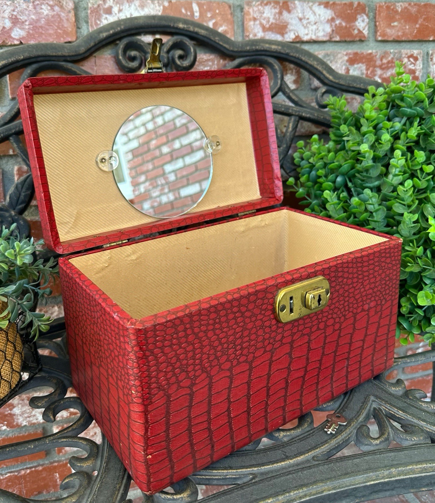 Vintage Alligator Embossed Train Case; Cranberry Red/Tan Int & Mirror; Locks/Key