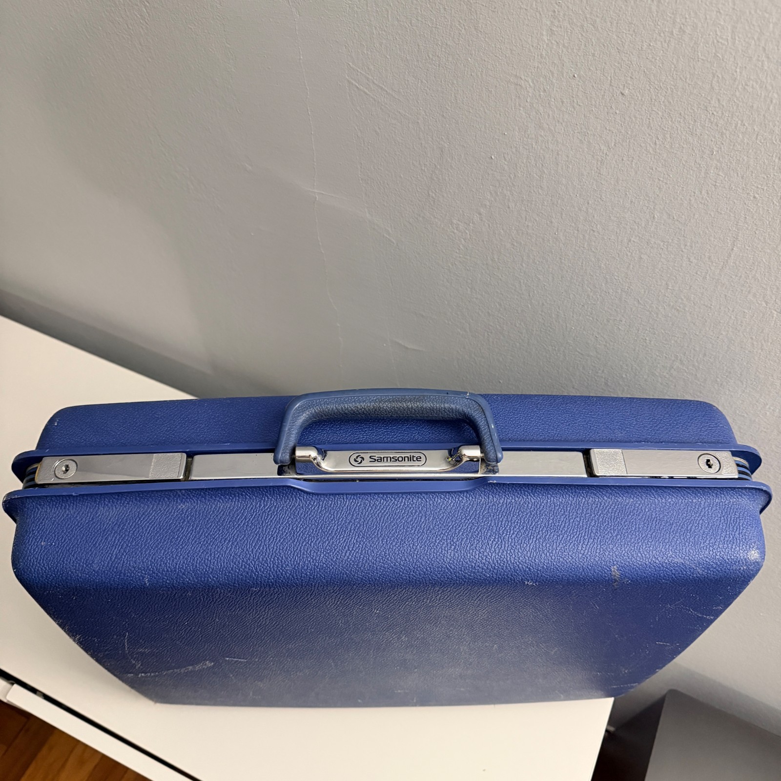 Samsonite Concord Vintage Hard Shell Suitcase – 21” x 16” x 6.5” – Blue