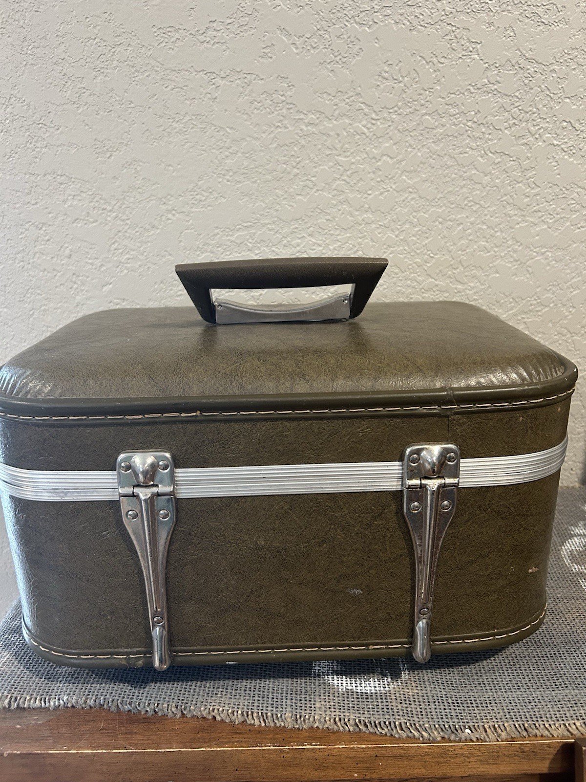 Vintage Train Travel Case Make Up Case Brown Yellow Interior