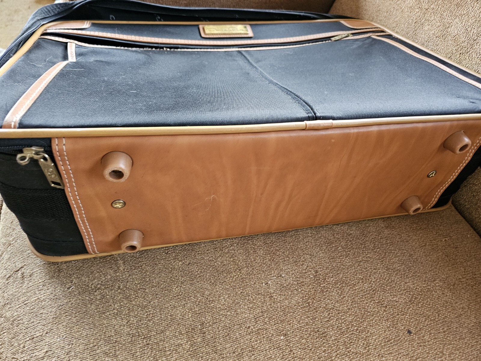 Vtg Oscar De La Renta Black Luggage With Brown Leather 21×15 Taiwan Suitcase