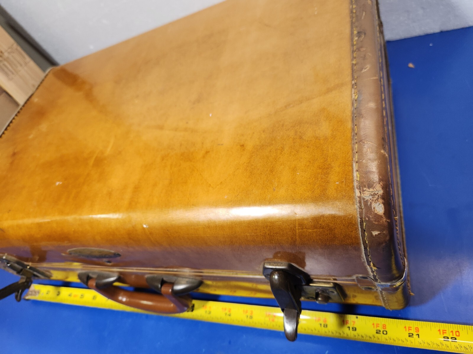 Vintage Samsonite Luggage 21″ No Key Latches Won’t Latch