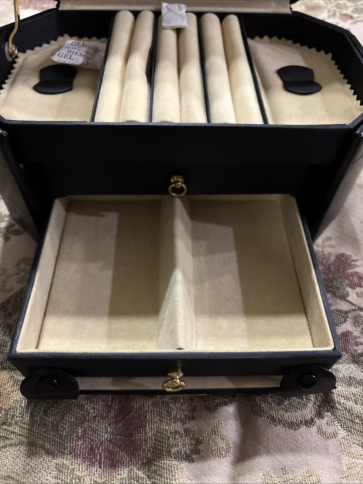 Vintage Octagon Travel Cosmetic Train Case Black 9x6x6 W/ Mirror Keys New In Box