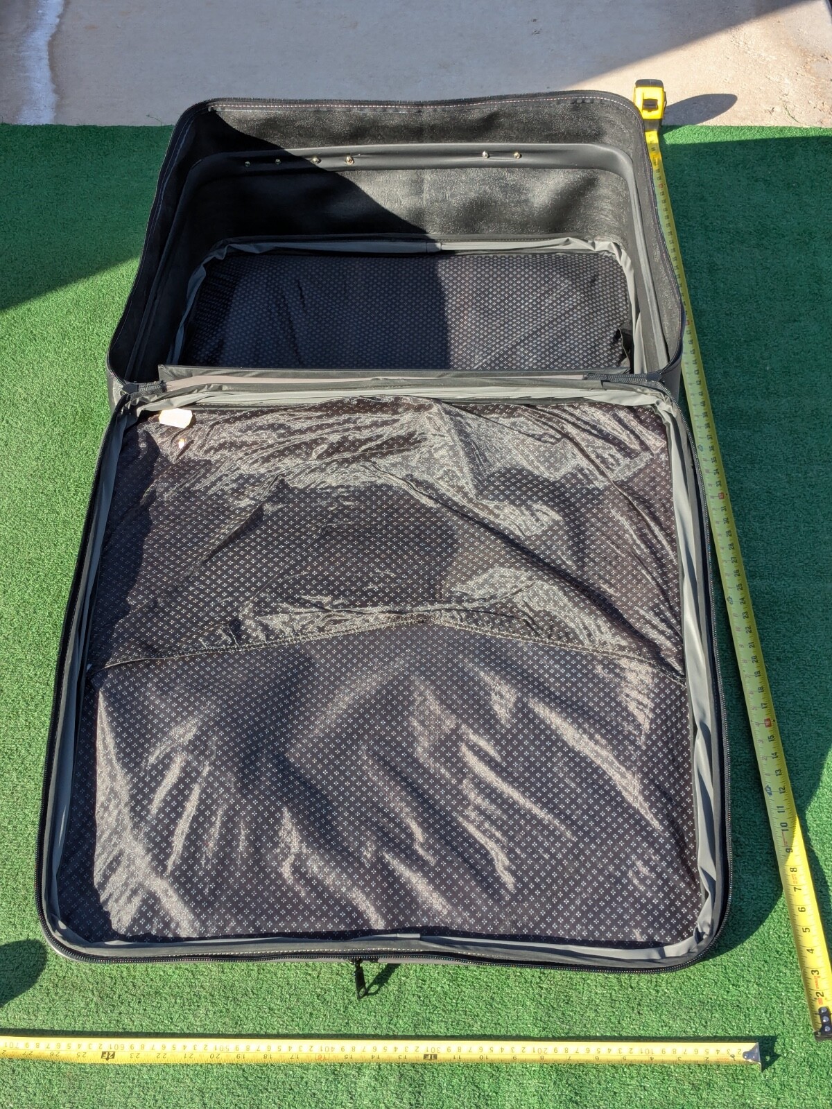 VTG Large Gray Crown World Traveller Soft Nylon Wheeled Suitcase Luggage Case