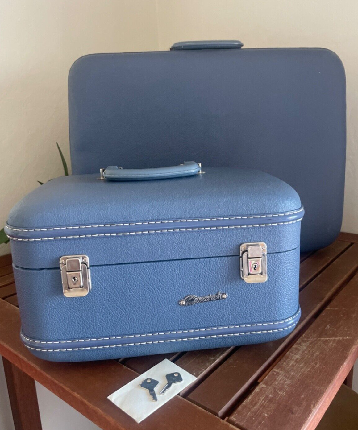 Vintage 1960s Luggage Monarch Blue Hard Shell Suitcase Set – Pristine w/Keys