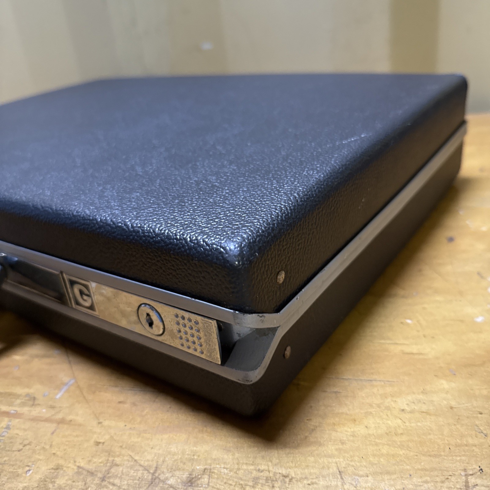 Vintage Samsonite Hardshell Briefcase 18” X 13” X 3.5”