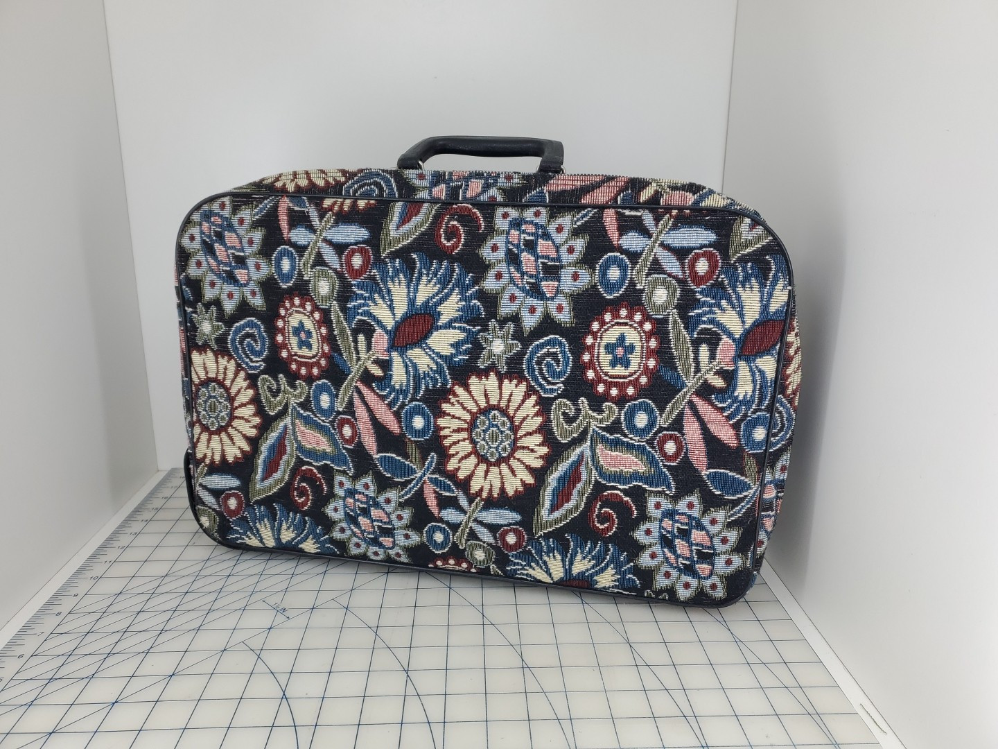 Vintage 1970’s Bantam Travelware Blue Black Floral Suitcase W/ Key Retro