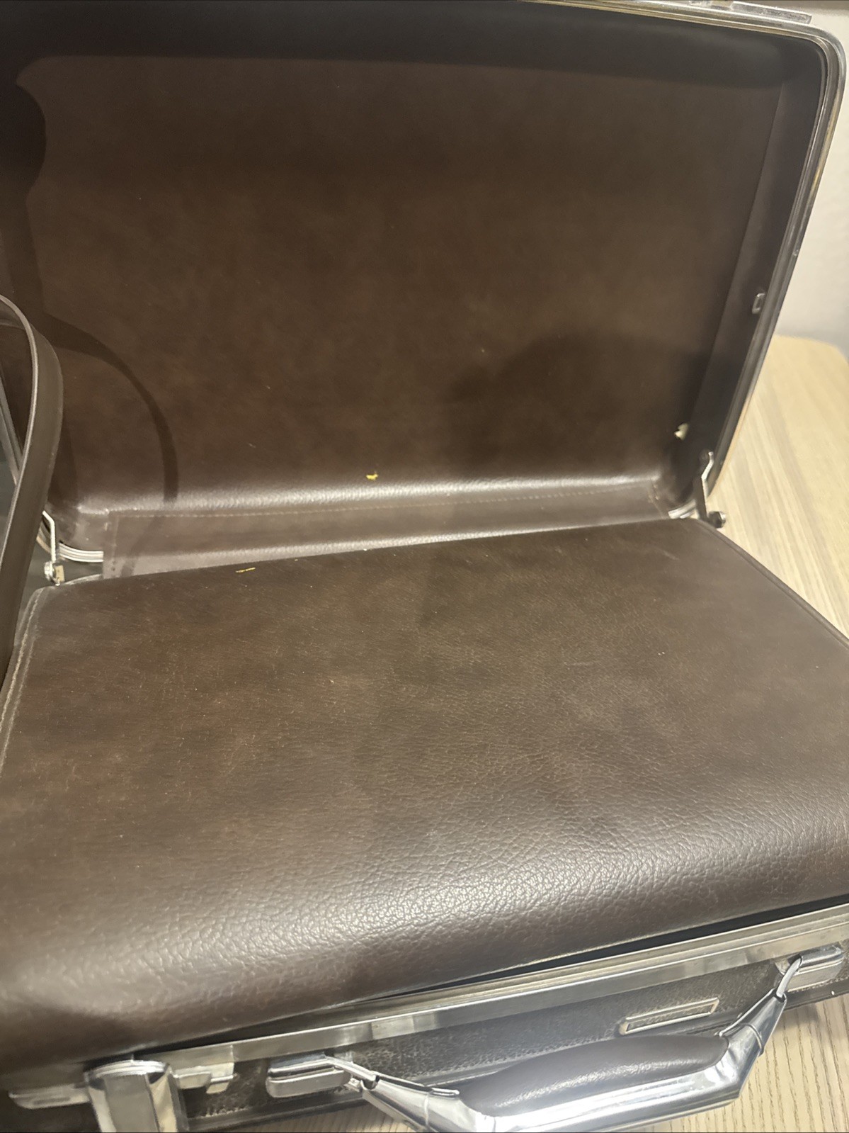 Vintage American Tourister Suitcase Hard Shell Luggage Brown 1970s Travel Prop L