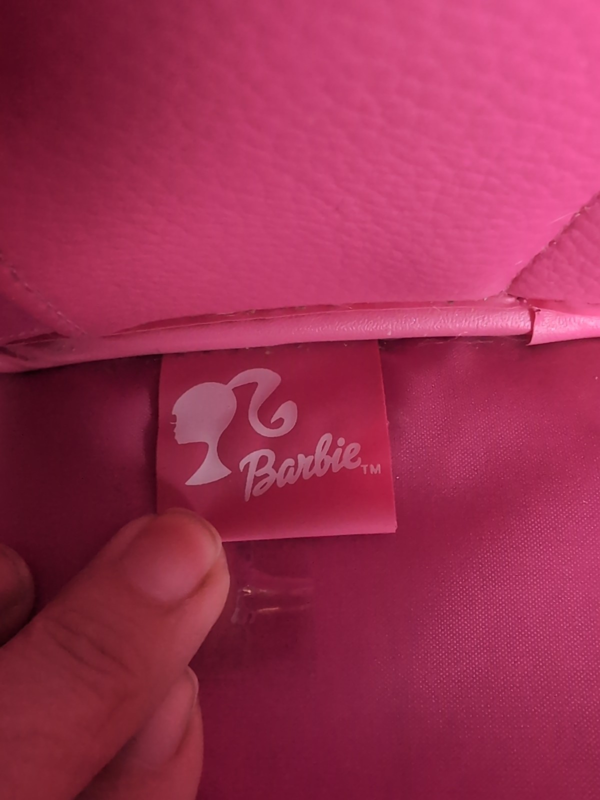 ’03 Barbie CarryingCase W/Handle All-Over Print Round Zipper Pink&White 12x10x5”