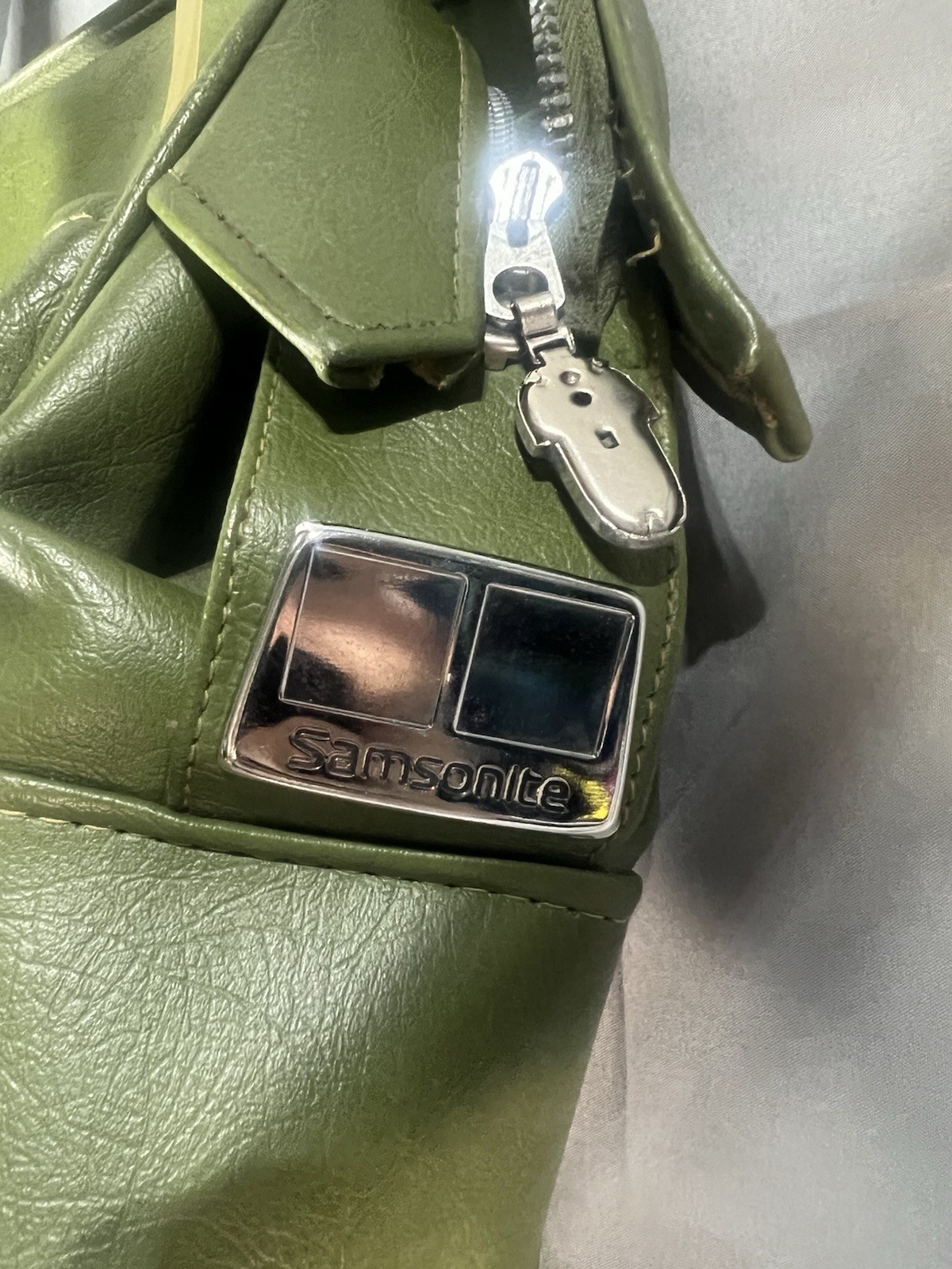 Vintage Samsonite Silhouette Denver, CO Green Zipper Carry-on Train Bag Handles