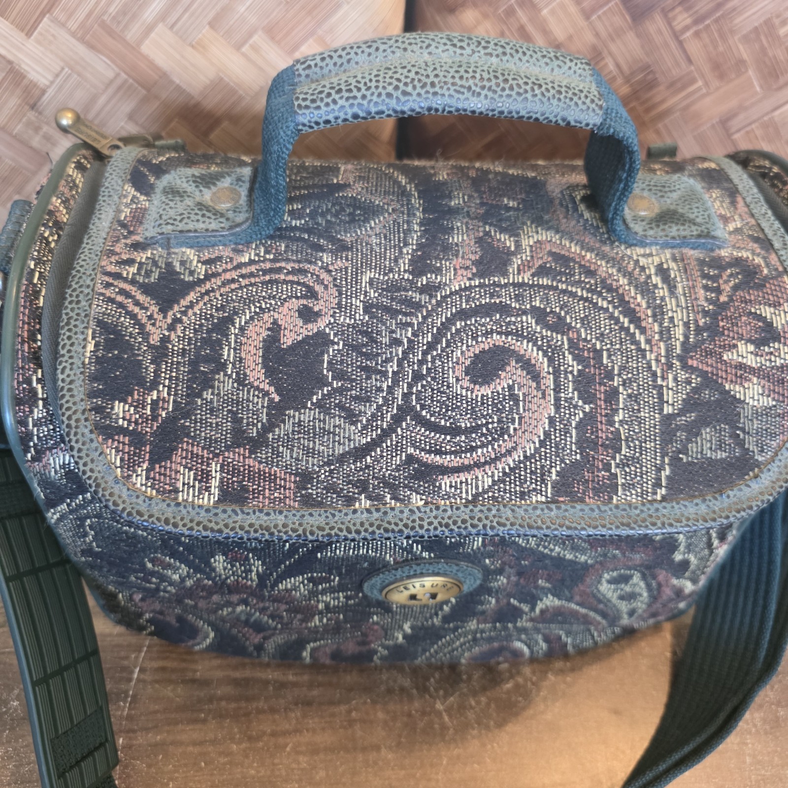 Leisure international Tapestry Travel Bag Vintage Pockets Carry On Zipper Close