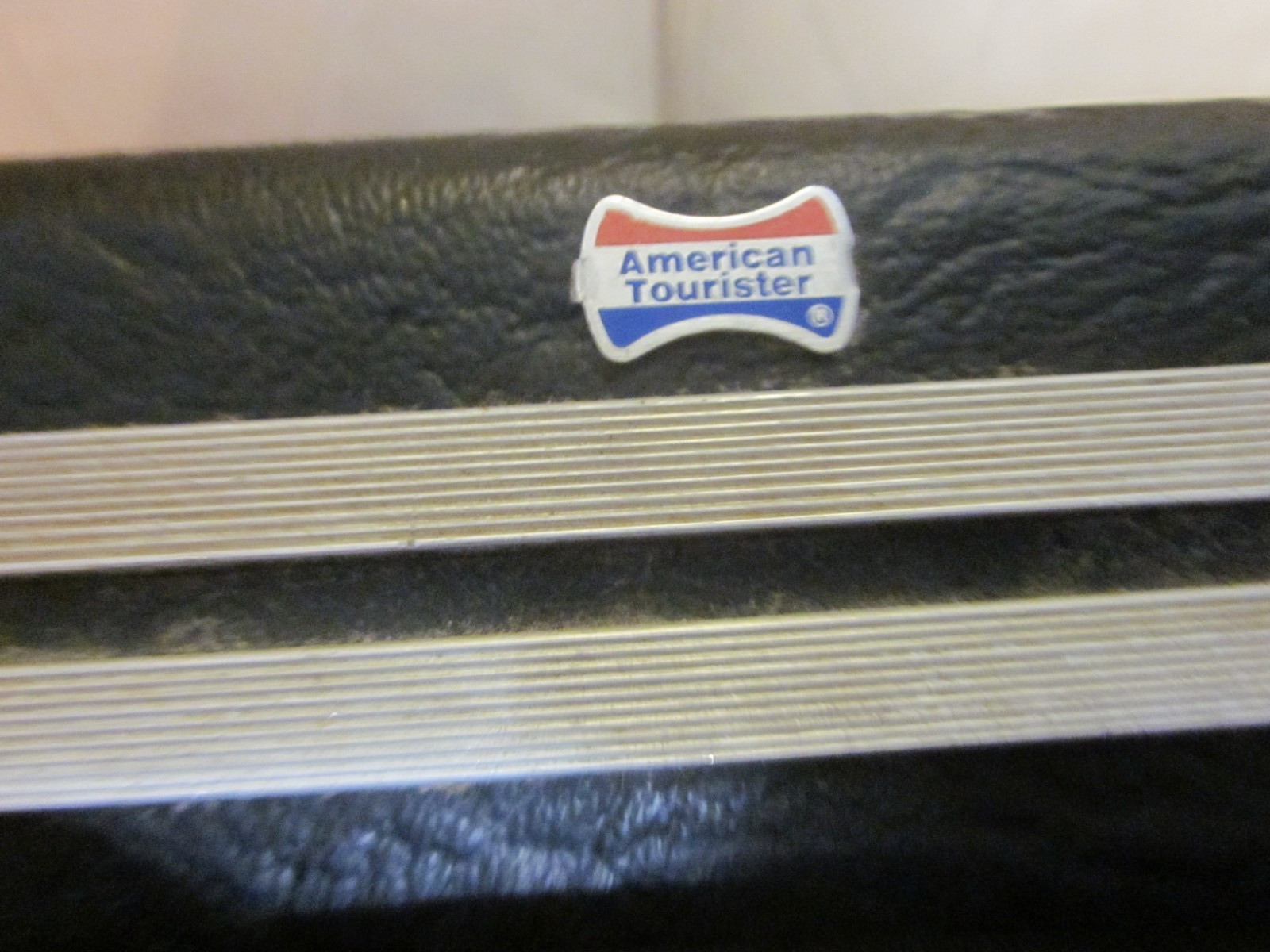 Vtg American Tourister Briefcase-Attache Black Hard Shell/Tan Inside No Key USA