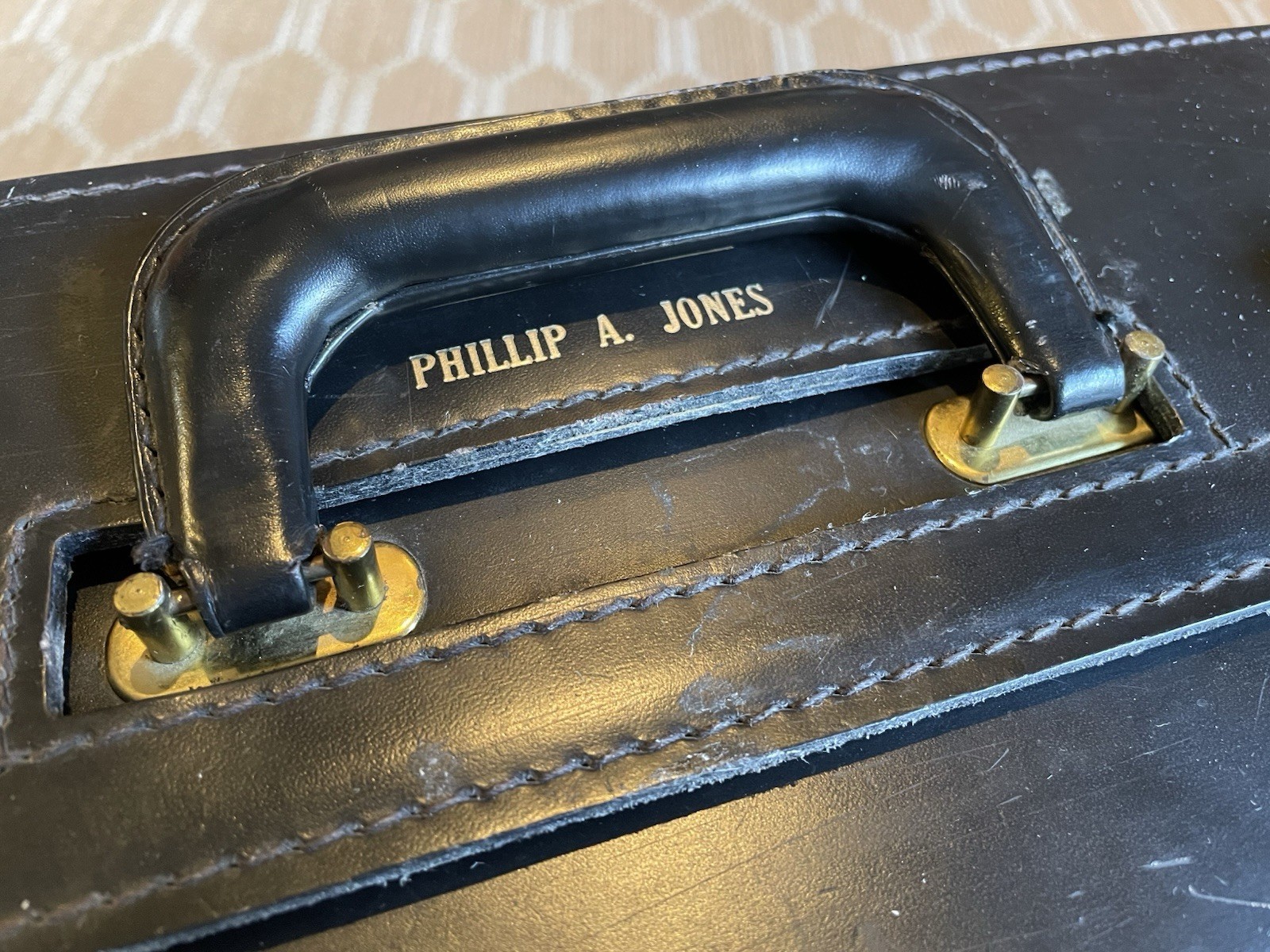 VTG Pilots Travel Case Attache Briefcase Federal Airline Train STICKERS Read