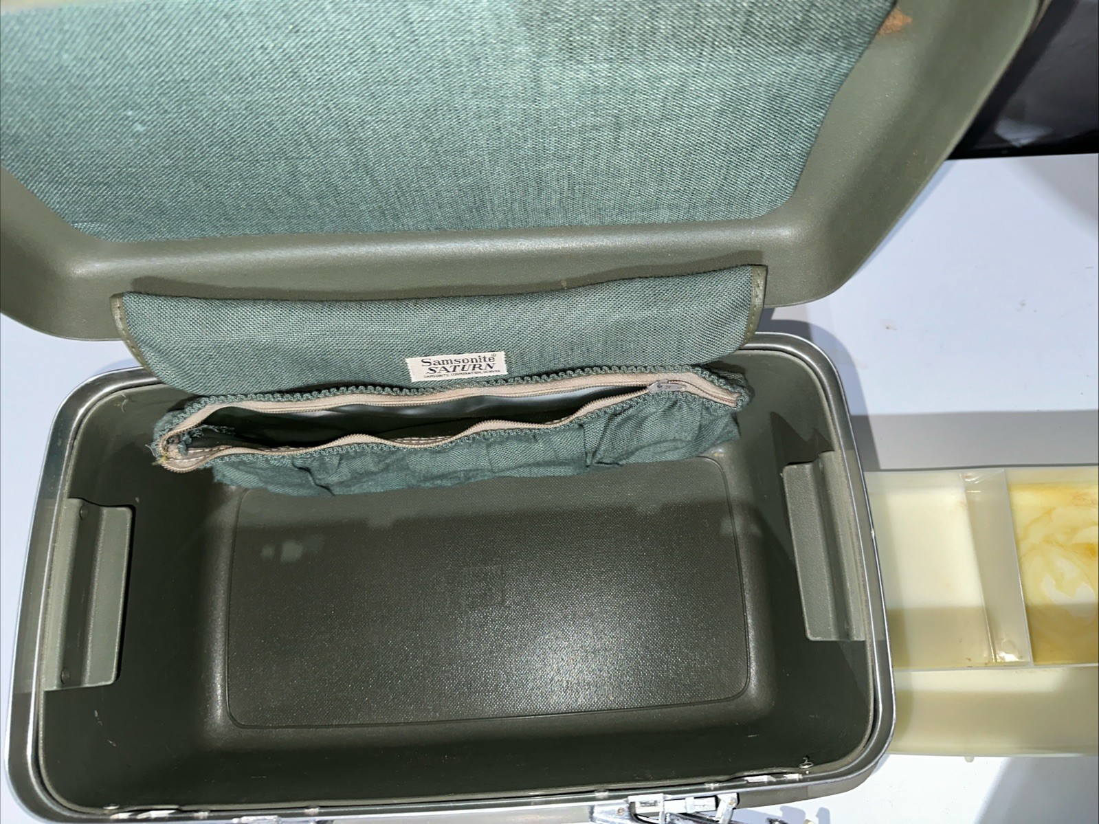 Samsonite Saturn Avocado Green Hard Shell Train Travel Makeup Case Tray No Key