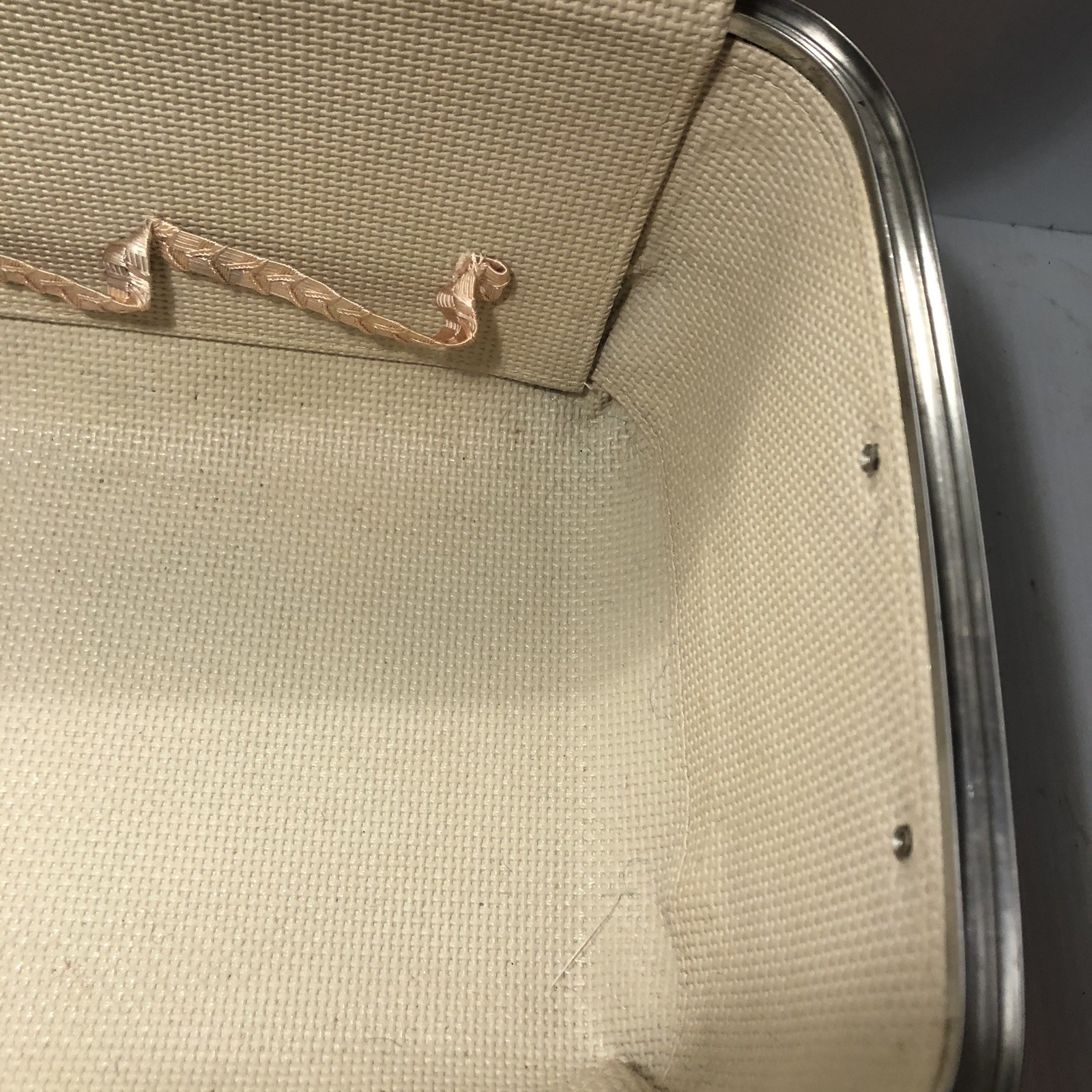 Vintage American Tourister Vanity Travel Train Case 14″ Brown Hard Shell W/Keys