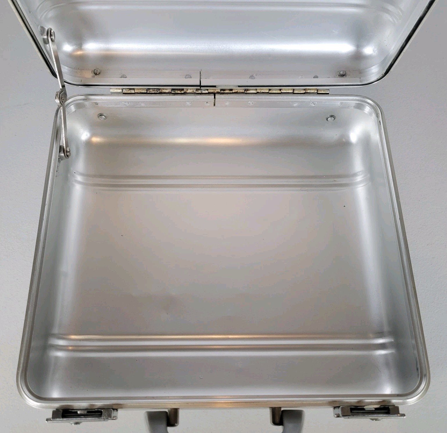 VTG Aluminum Case Tokyo Lock Attache Briefcase Camera Utility Box Metal Japan