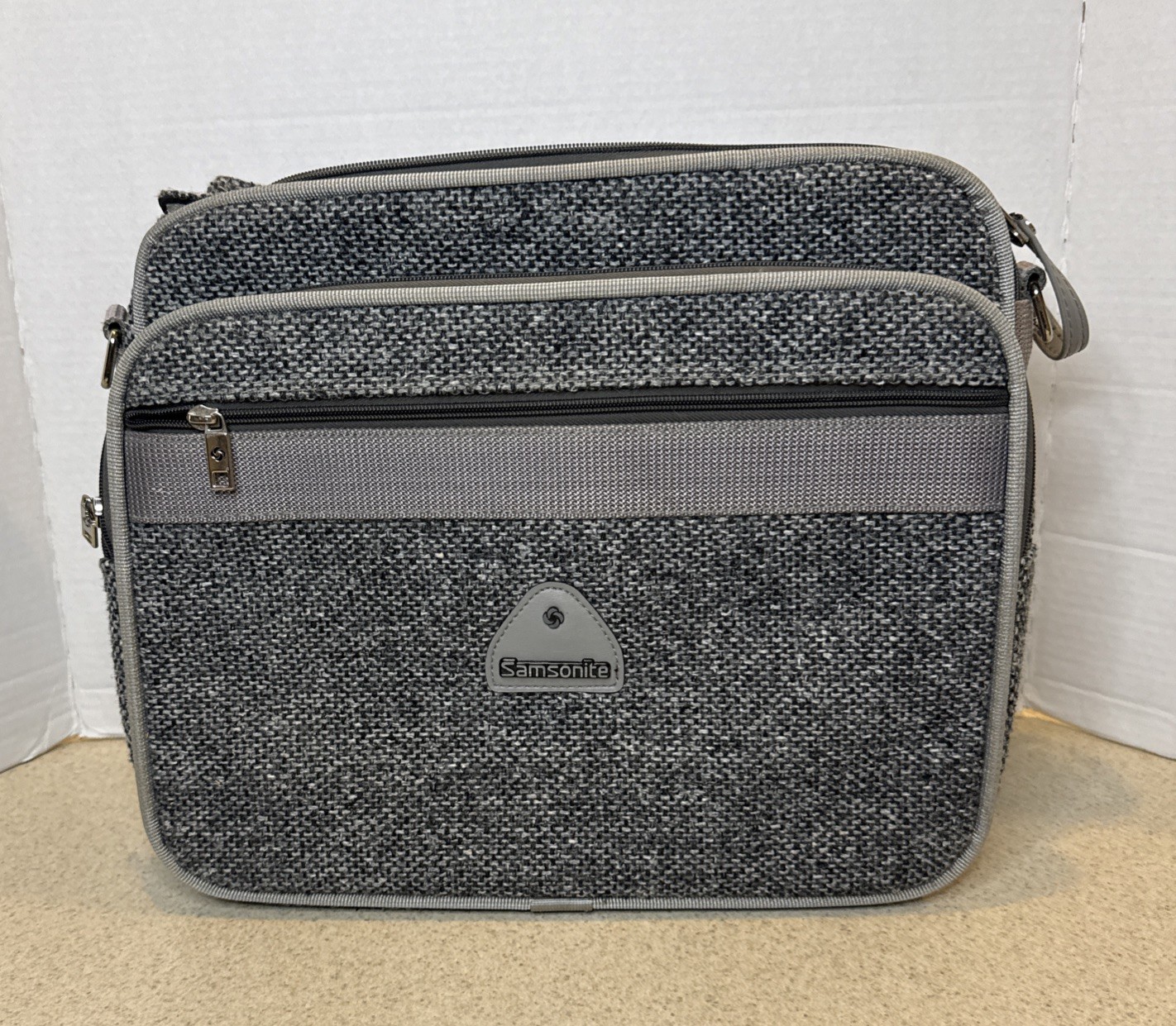 VINTAGE SAMSONITE 1987 Profile Tweed Gray Messenger / Laptop Shoulder Bag