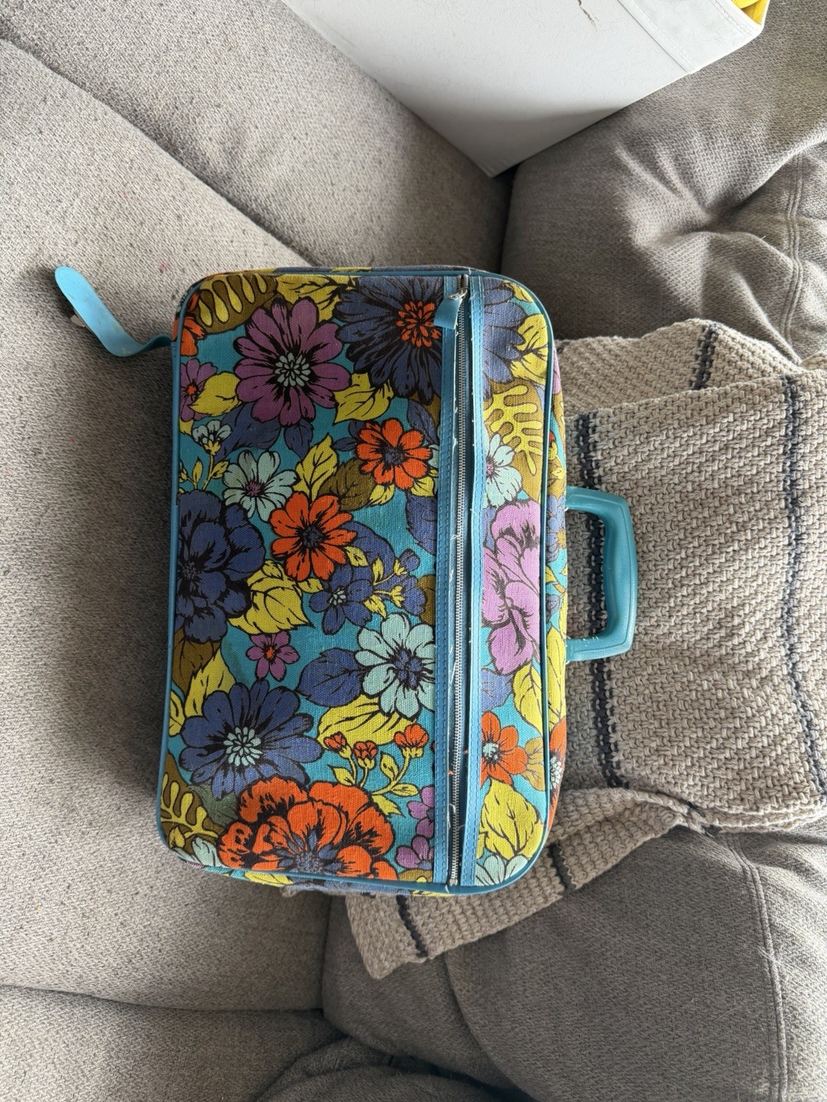 Vintage Retro Groovy Flower Power 60s/70s Bantam Travelware Suitcase