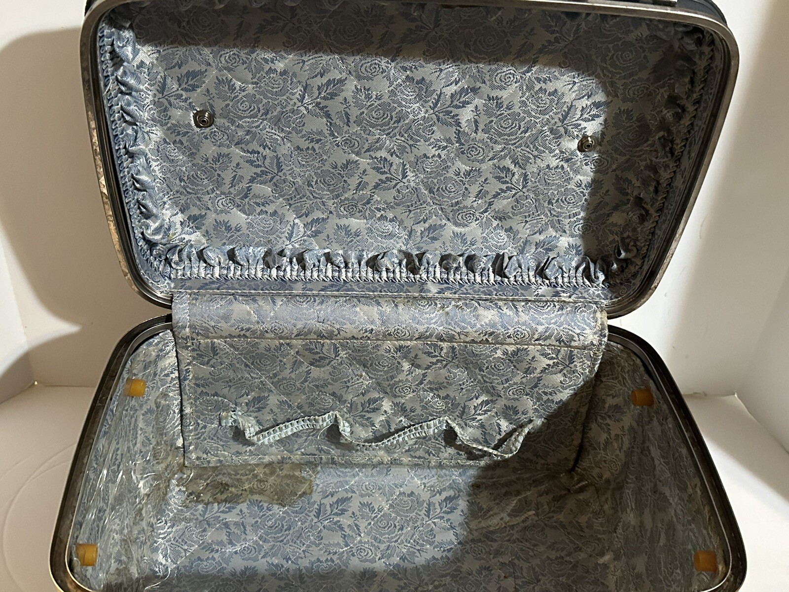 American Tourister Tiara Vintage Train Case Luggage Makeup Blue/Gray w/mirror