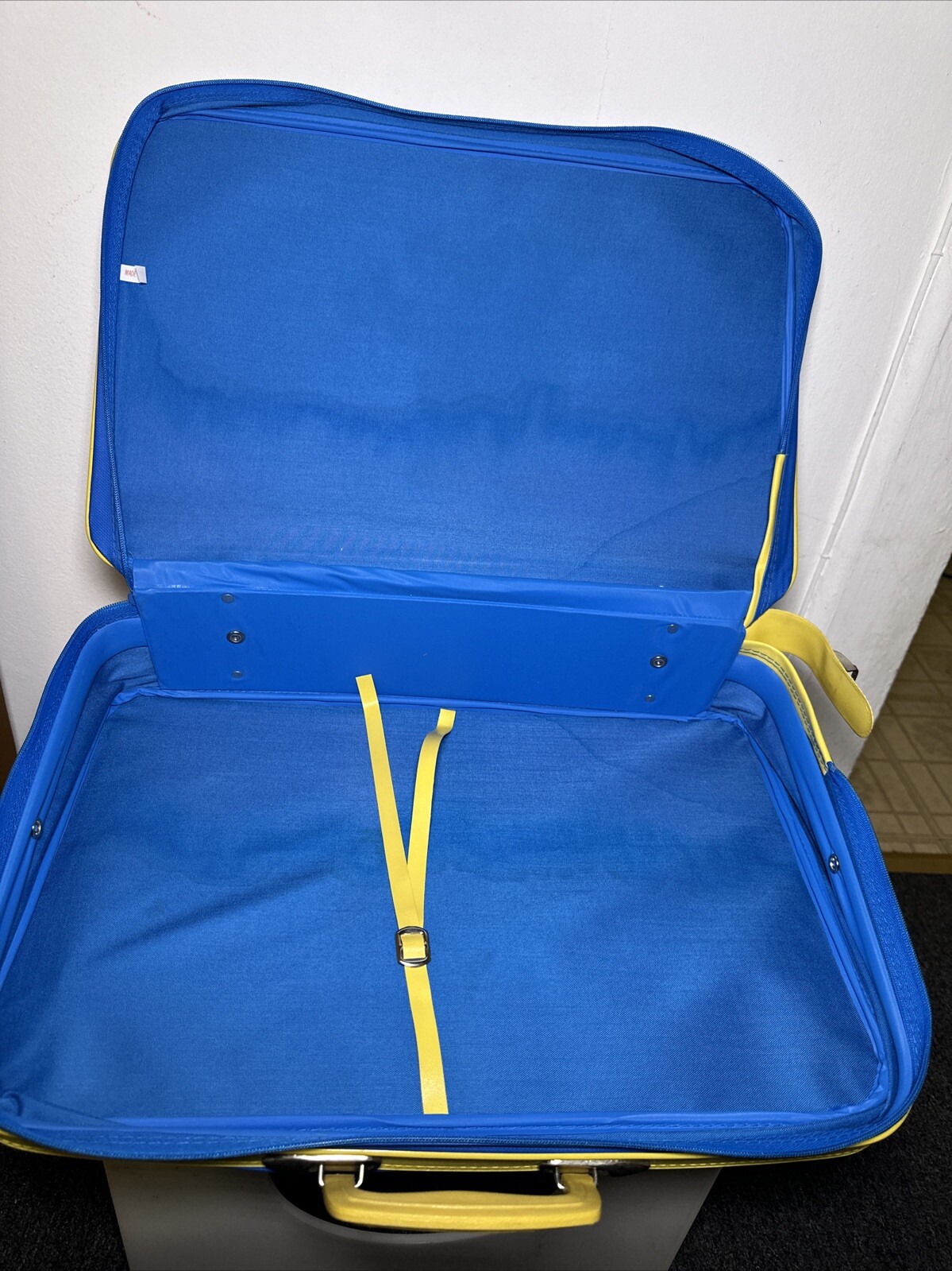 Vintage 1985 Peter Panda Kids Travel Suitcase Blue/Yellow 17″ Lightweight