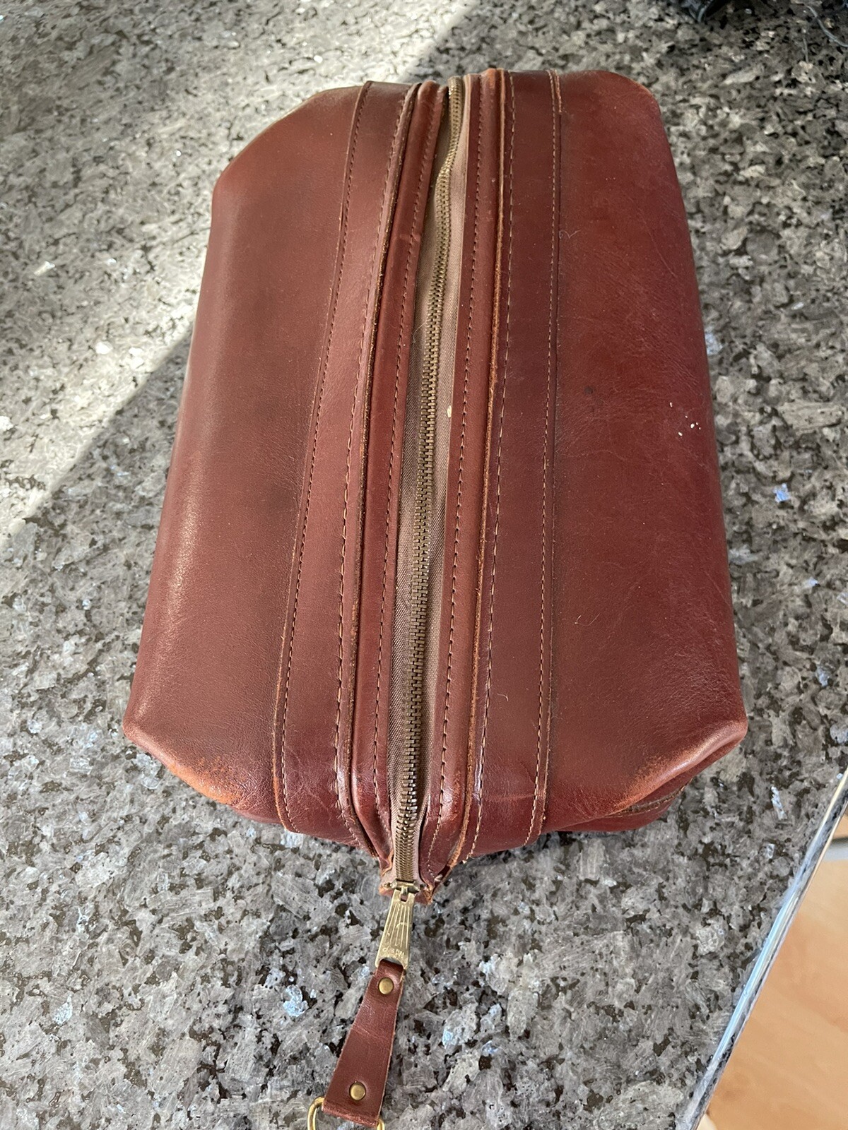 Men’s Vintage Leather Toiletry Case – Brown