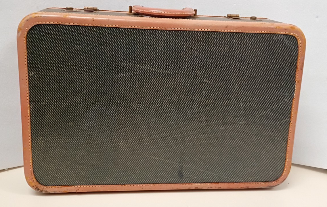 Old Vintage AIRDEL Suitcase Luggage 21x14x6.75 NO KEY OVERALL GOOD SHAPE