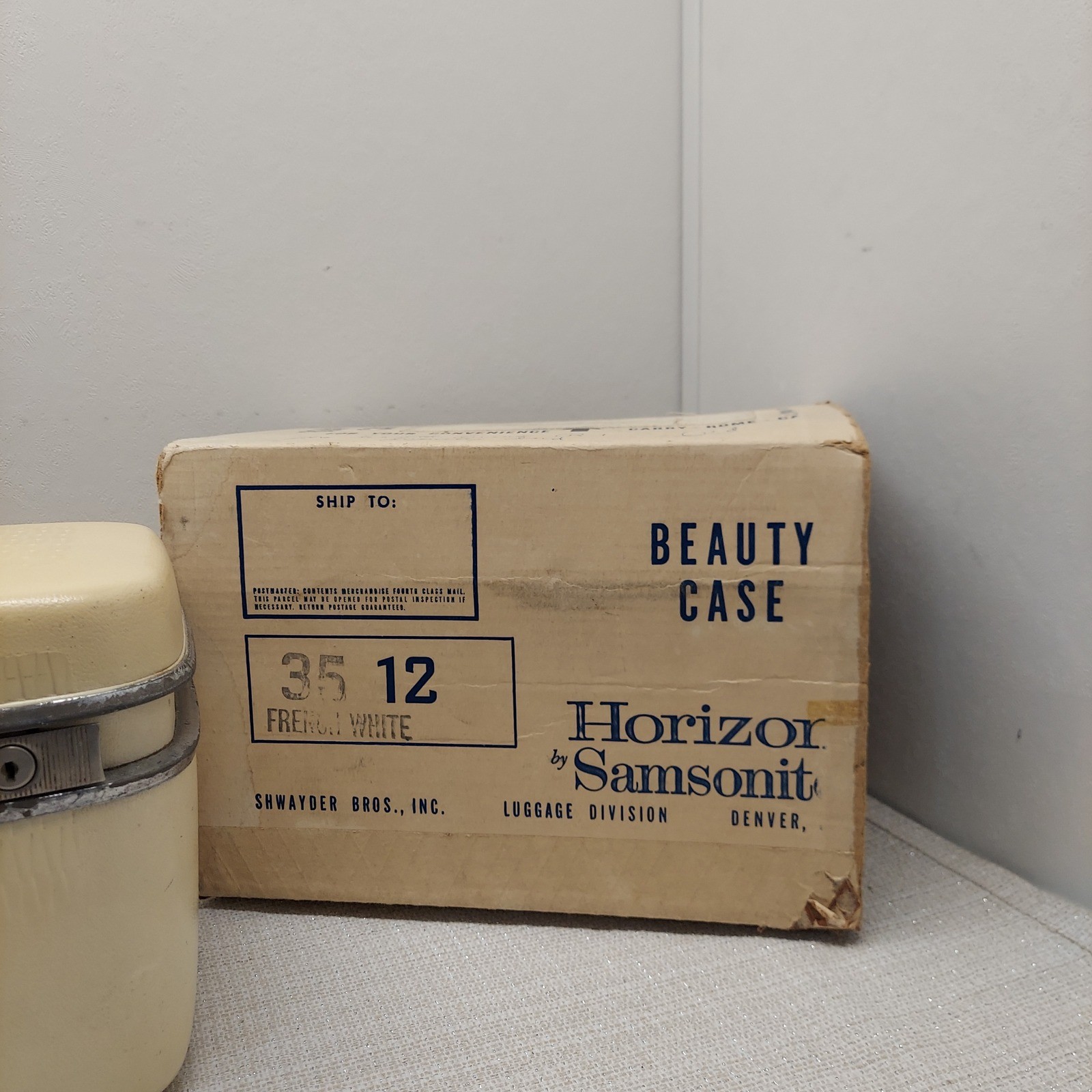 Vintage Samsonite Horizon Beauty Case French White 3512 Vanity Train Case Box