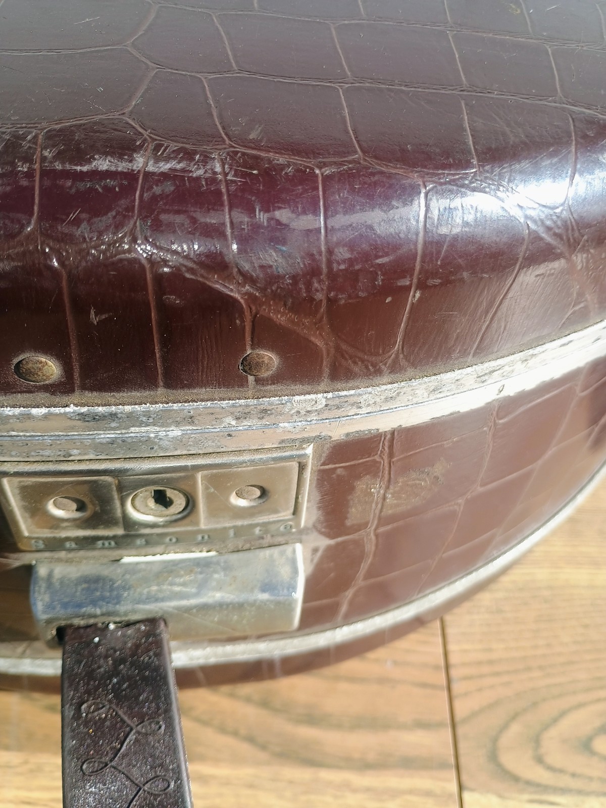 Vintage Samsonite Train Case Hat Box Style – Brown Faux Alligator Skin