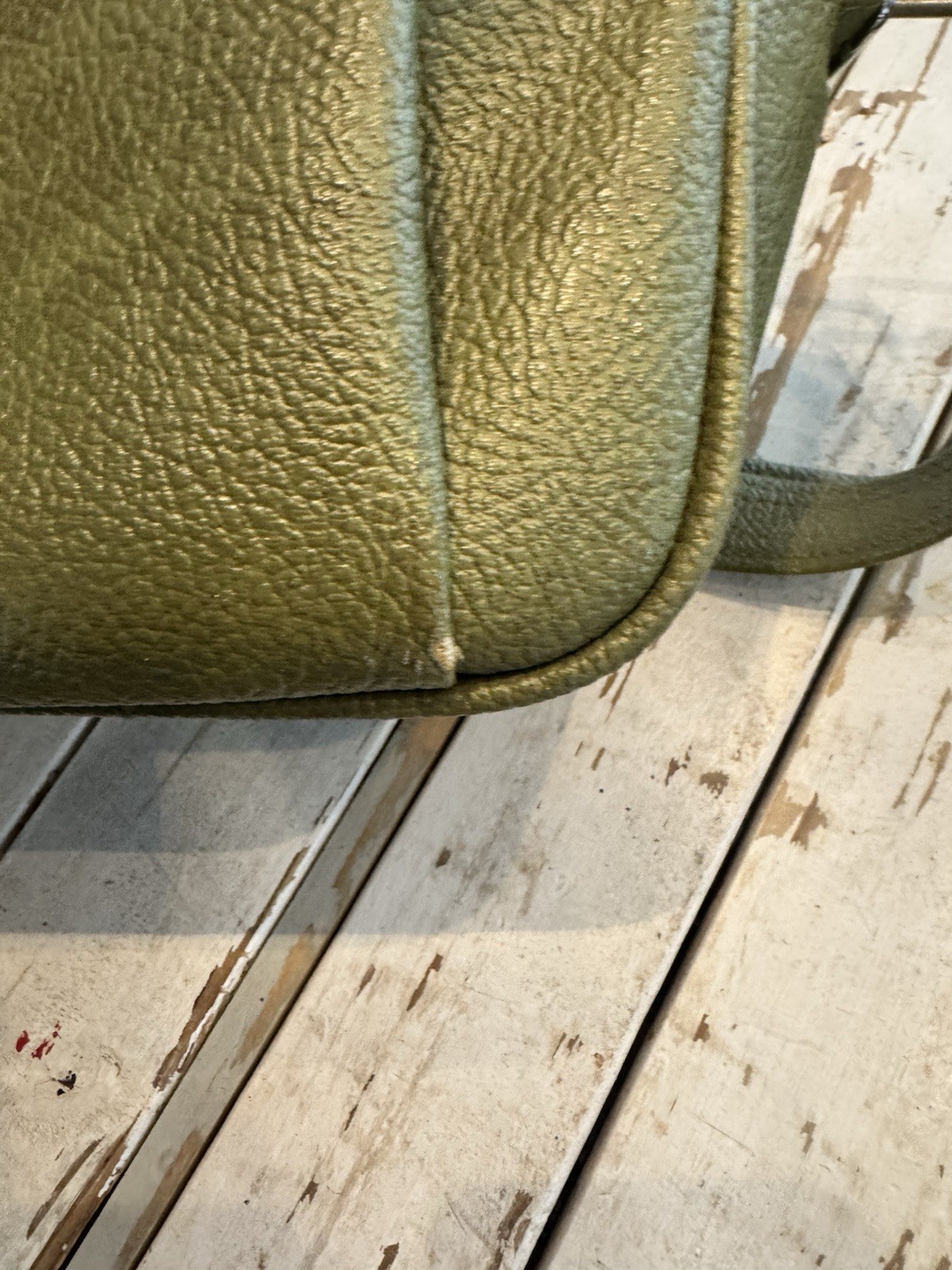 Vintage Royal Traveller Medalist Shoulder Tote Bag Luggage Avocado Green
