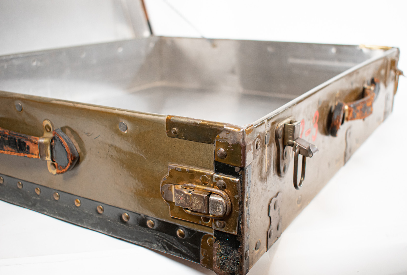 VTG Unique Metal Lined Trunk Case w Hinged Front Panel – Military/Civil Defense?