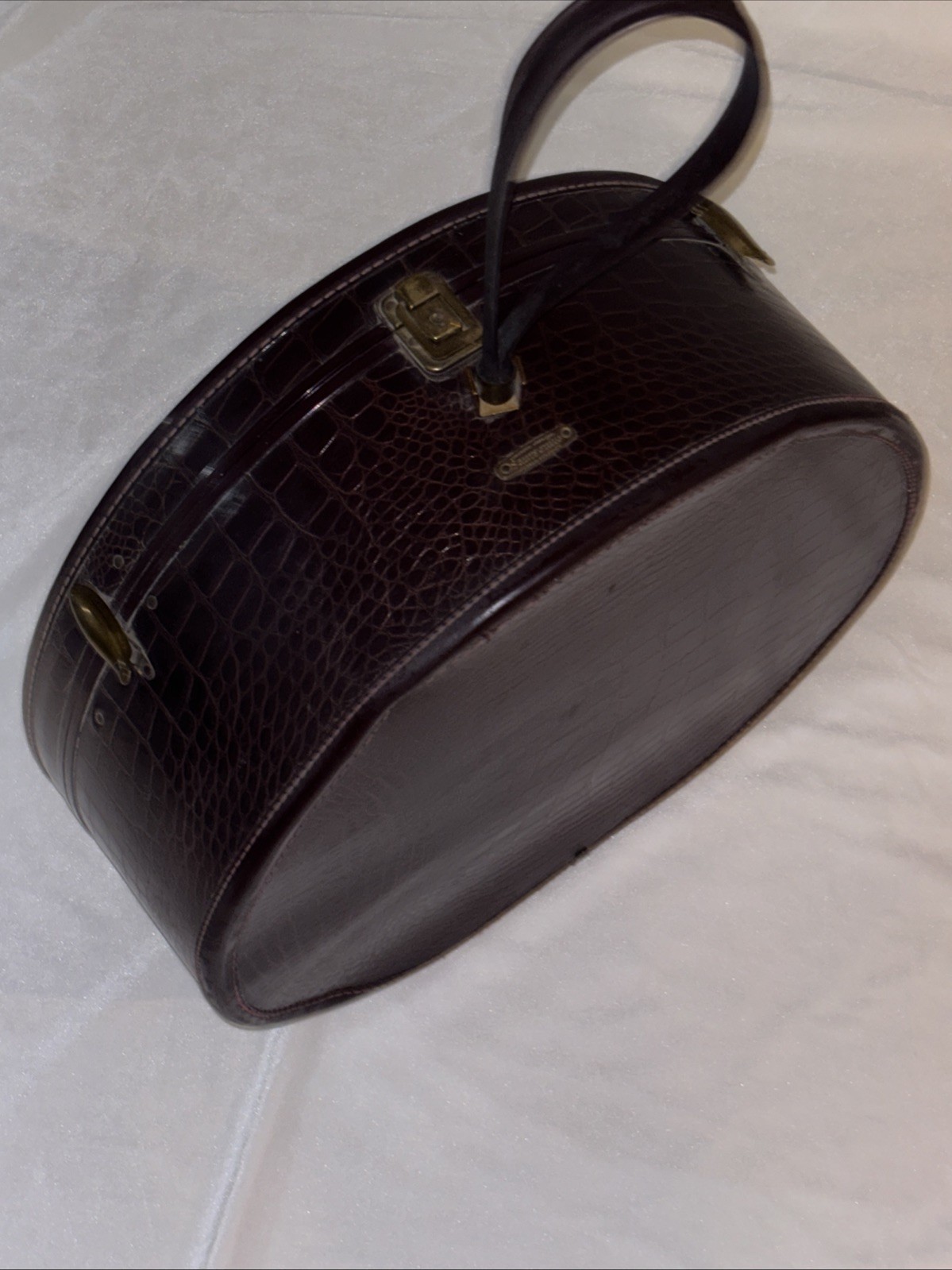 Vintage Samsonite 4120 Round Train Case Hat Box Luggage Faux Alligator