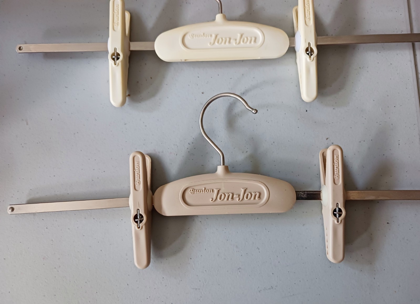 5 Union Jon Jon D.B.Wz Folding Travel Hangers Wooden,Molded Plastic, Metal VGC
