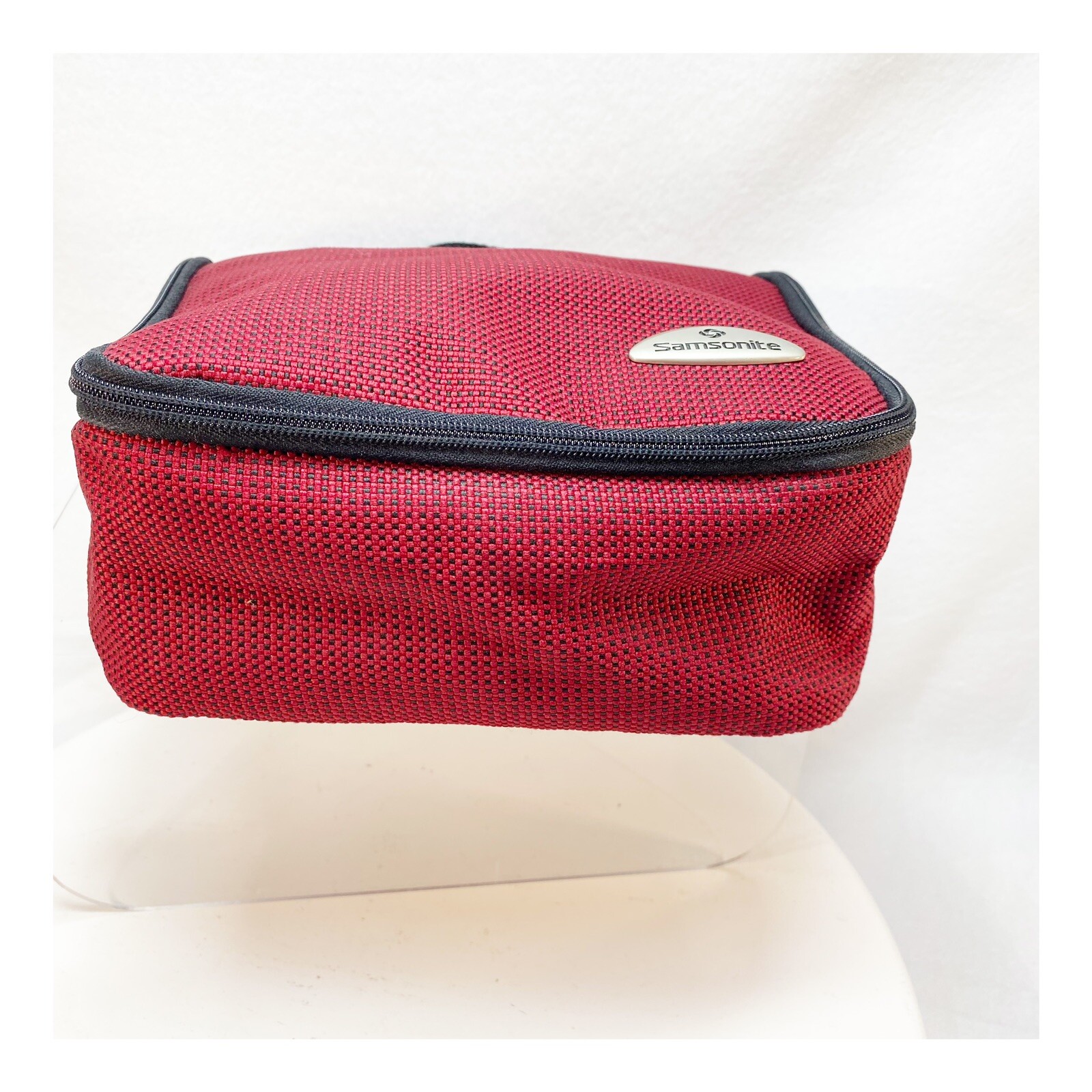 Samsonite Red Travel Multi Compartments Zippered Case with Hangers and Handle