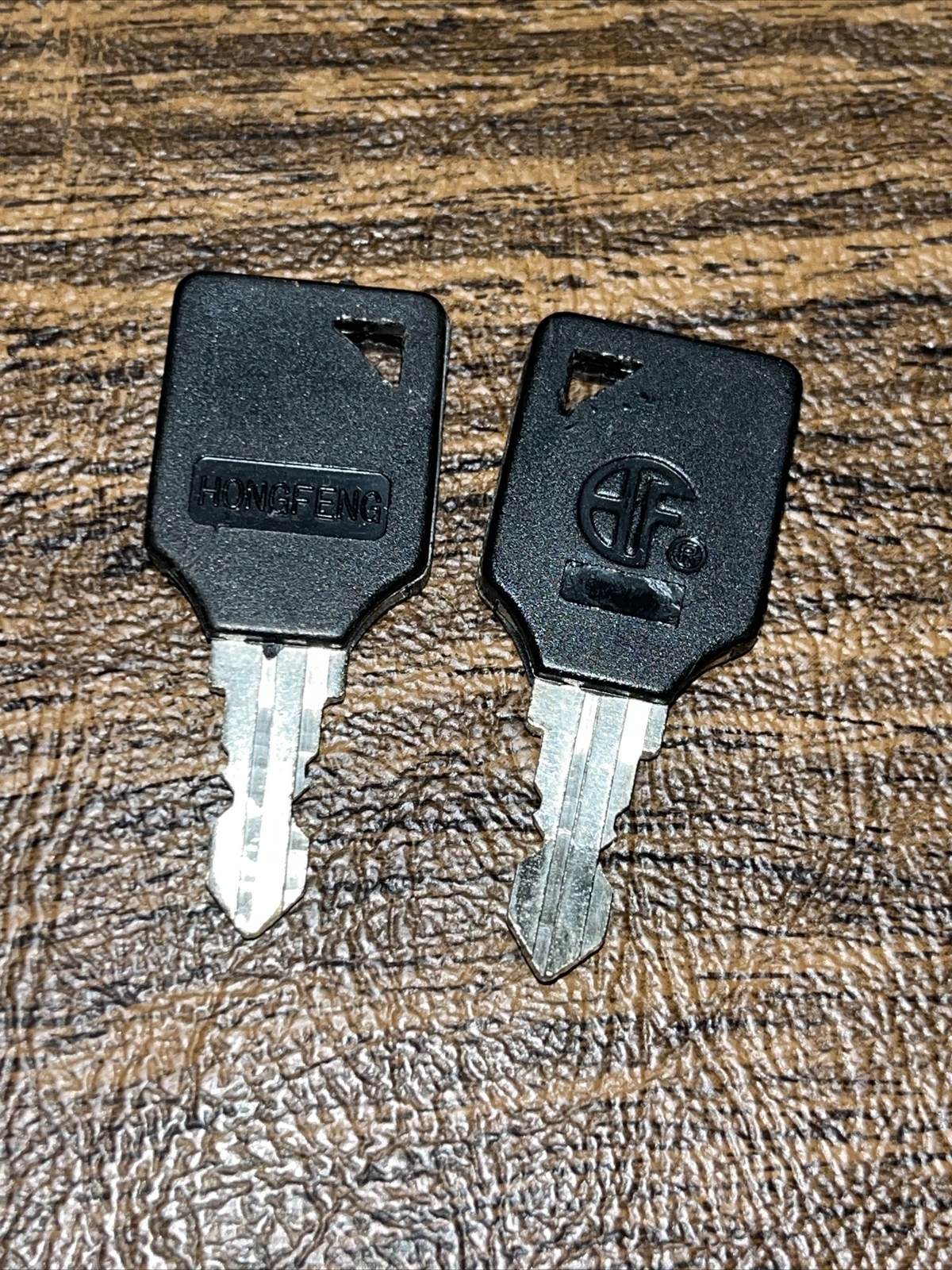 Set of 2 Vintage HONGFENG Replacement Keys Luggage Bag Carry On