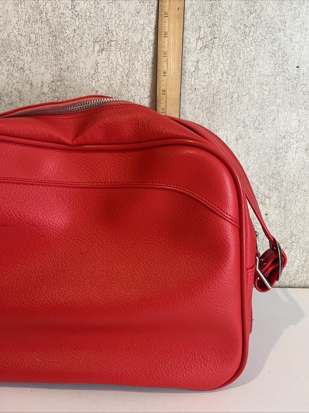 Vintage American Tourister Escort Shoulder Tote Red Carry-on Overnight Bag