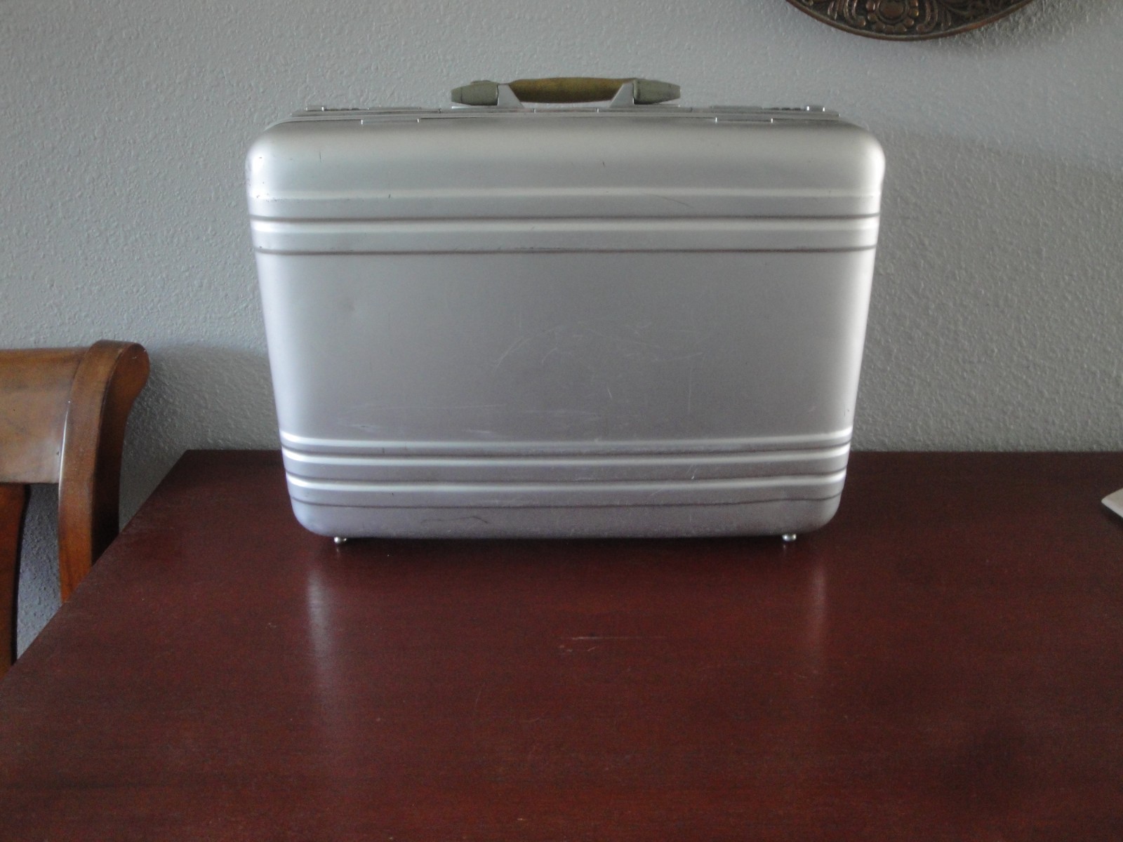 Vintage Aluminum Silver Metal Briefcase Hard Case Hardshell Attaché Laptop