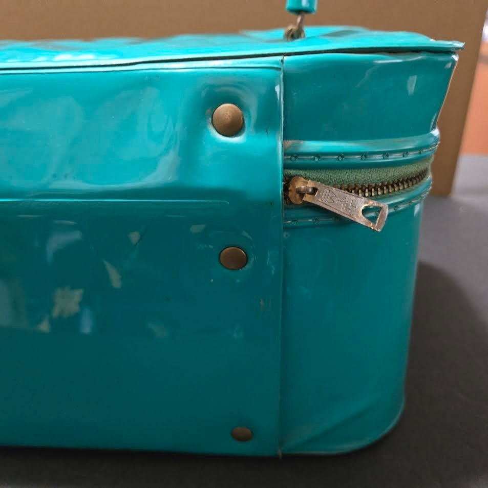 Vintage Teal Vinyl Train Case Vanity Cosmetic Makeup Box Mirror Lock Lining