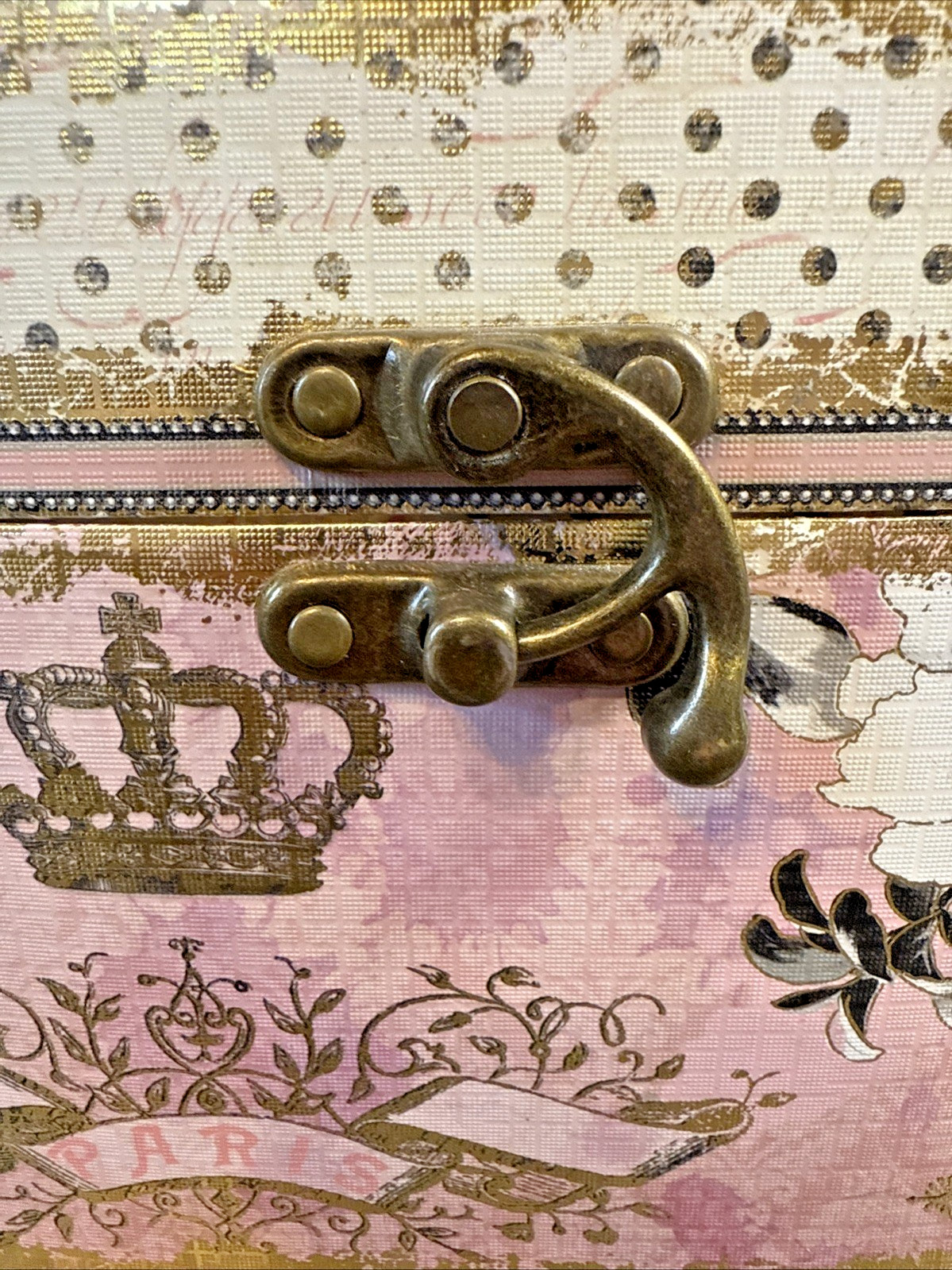 Train Case Pooch & Sweetheart Paris Themed