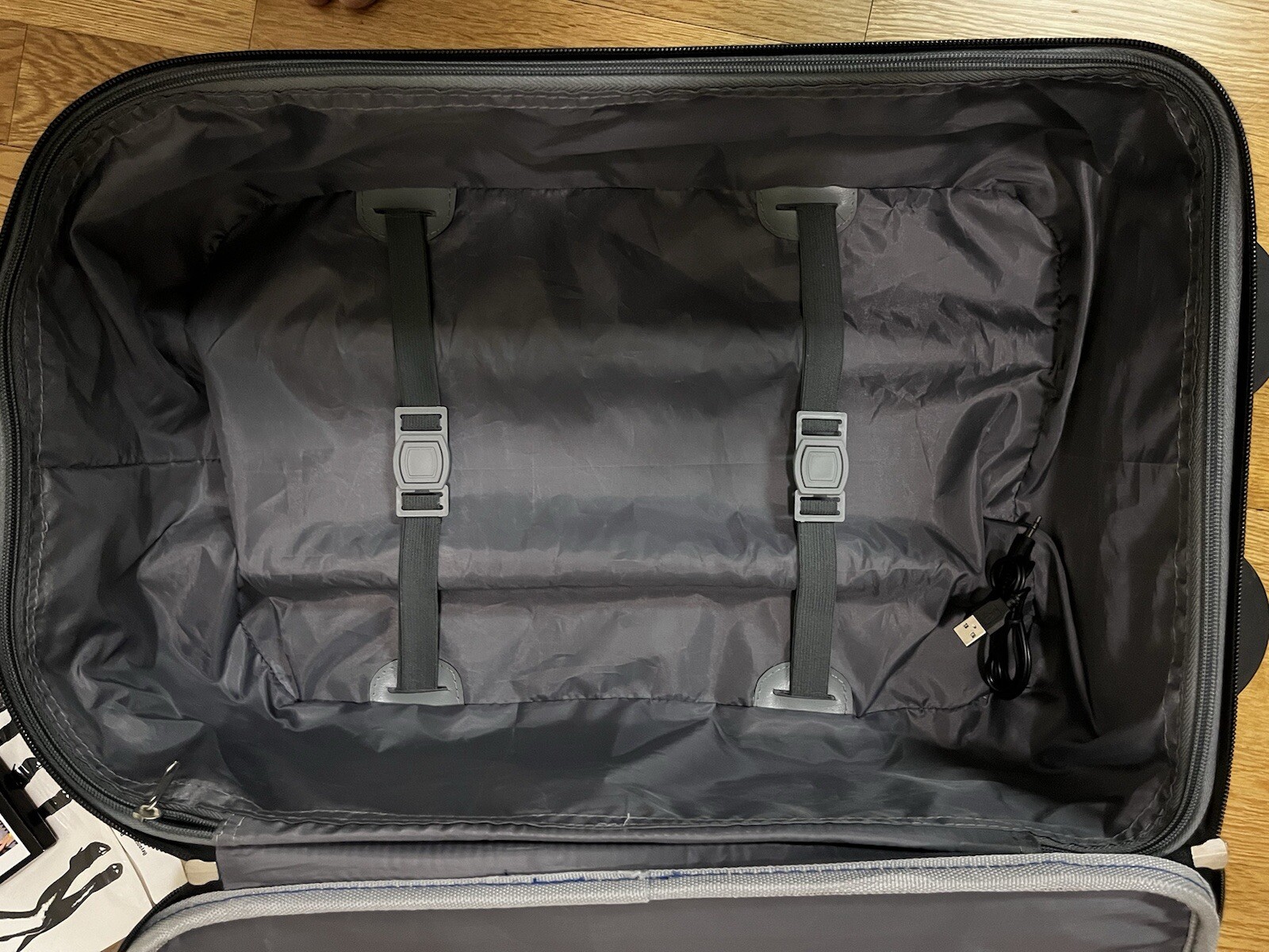 Beyoncé Vintage 2-wheel Carry On Luggage Suitcase