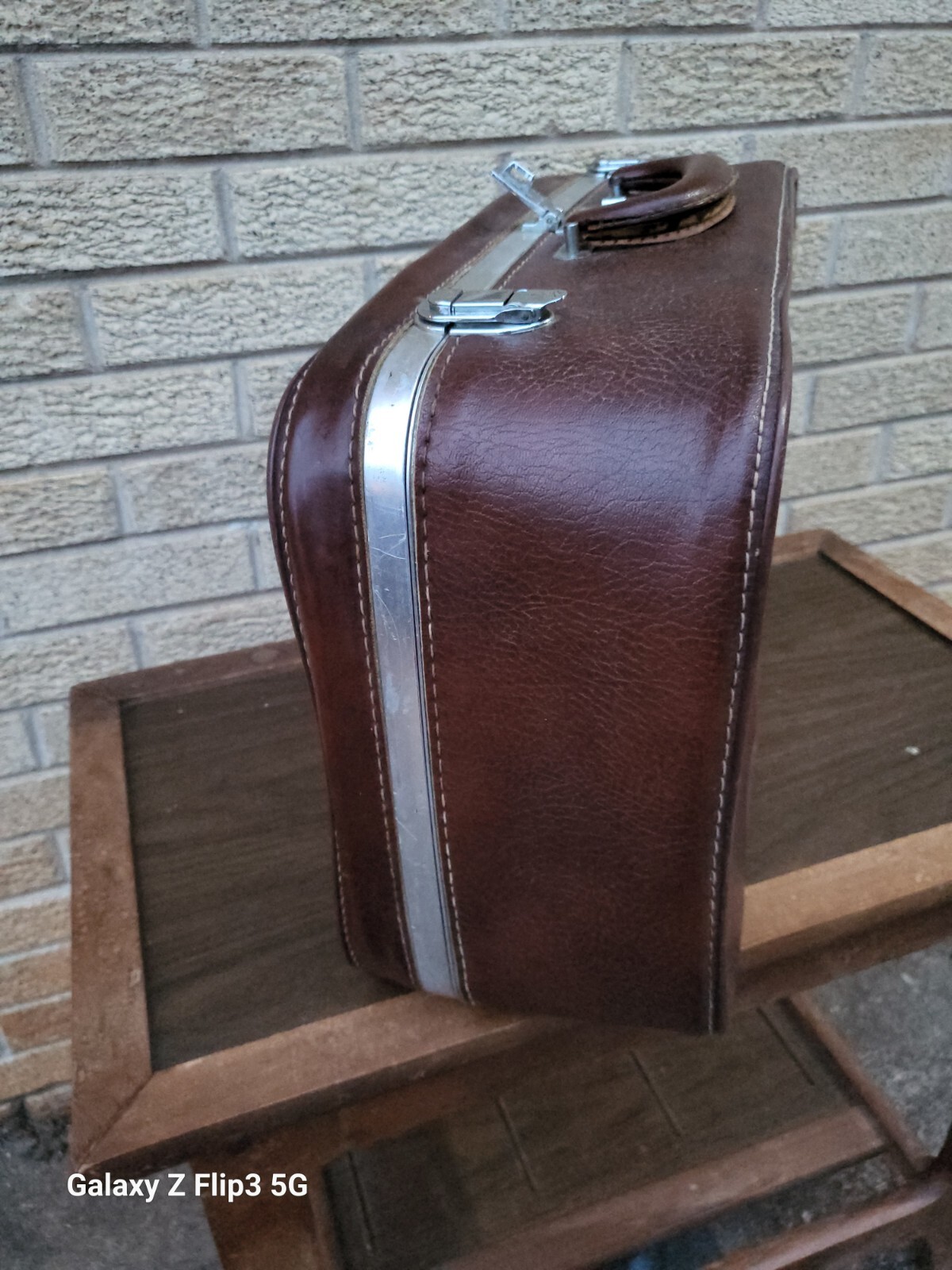 USA Ventura Vintage Suitcase Combination Lock Black leather 26 x 20 x 9.5 11 lbs