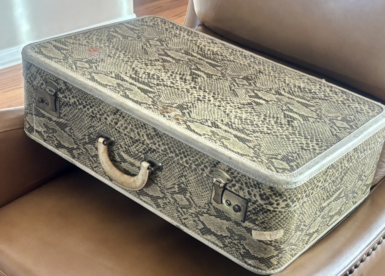 Hemingway Style SKYWAY LUGGAGE SNAKESKIN HARDSHELL SUITCASE 24” VINTAGE RETRO