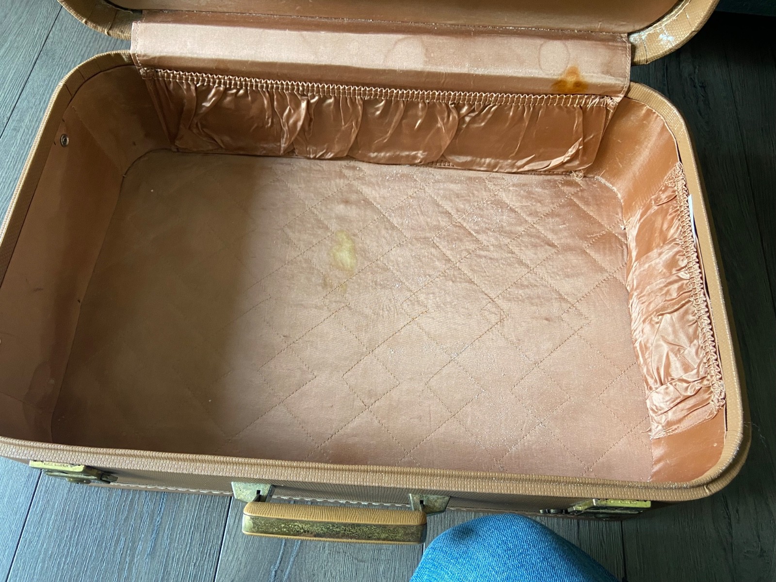 VINTAGE Luggage- LADY BALTIMORE mid-sized luggage Beige Hardtop, Monogramed