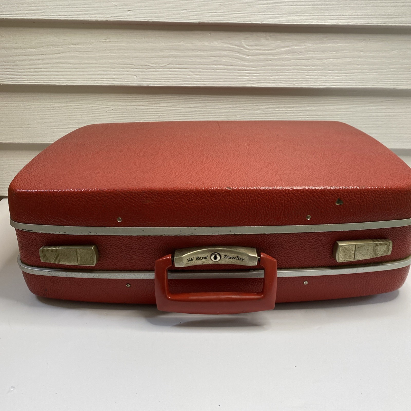 Vtg MCM Mid-Century 50s 60s Royal Traveller Suitcase luggage RED No Key Eclectic