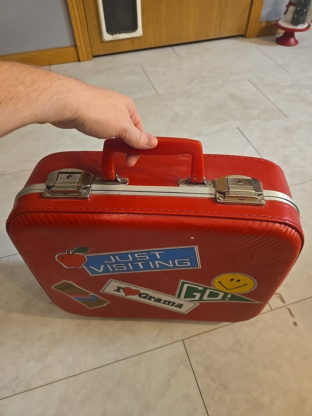 VTG Red Just Visiting Love Grandma Hardshell Carry-On Weekend Travel Suitcase