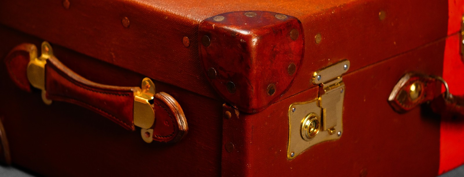 PUKKA LUGGAGE Antique Vintage Suitcase Trunk Motoring Case Leather Brass