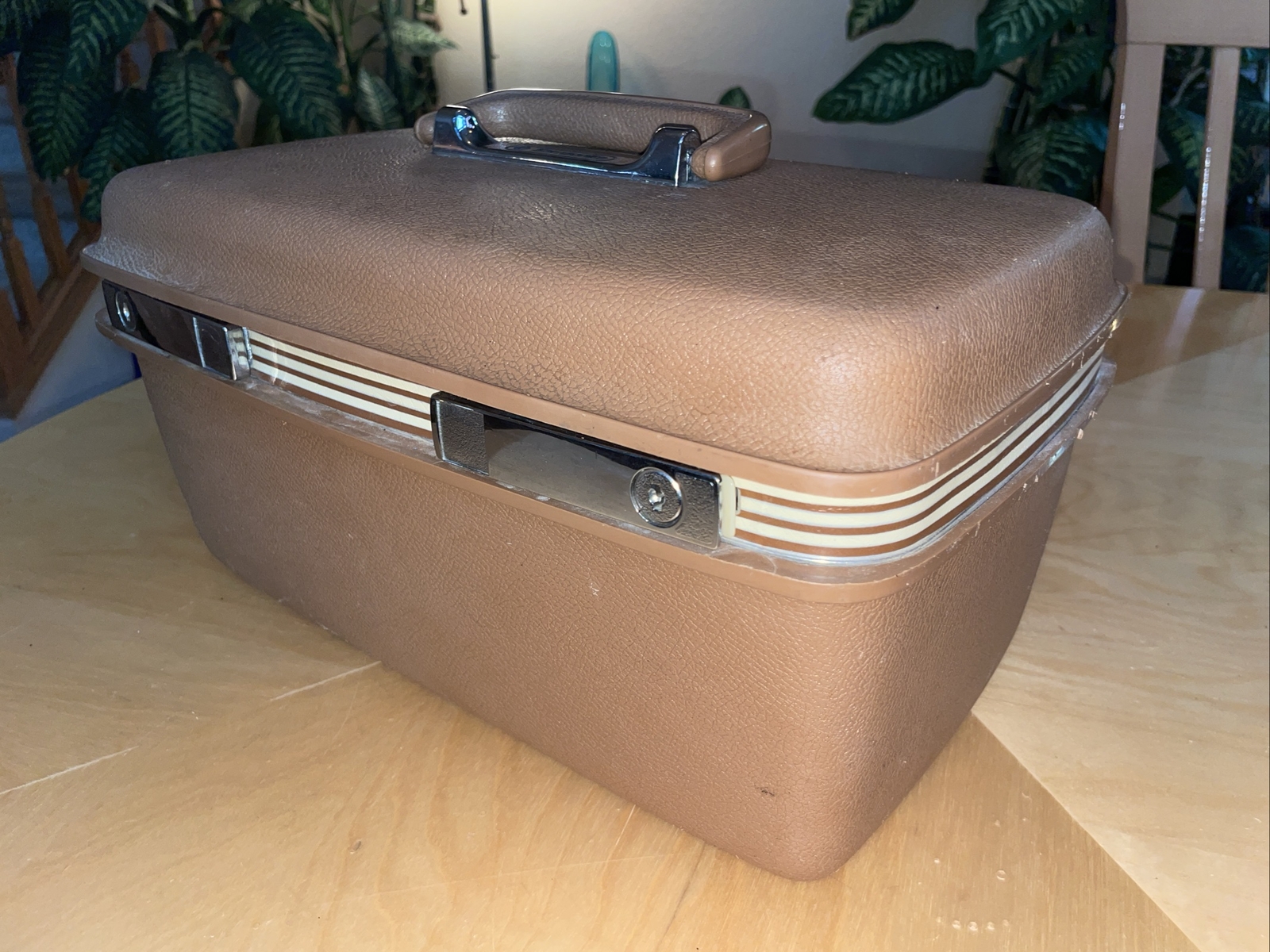 Vintage Samsonite Brown Concord Train Case Make Up Case + Key & Mirror No Tray