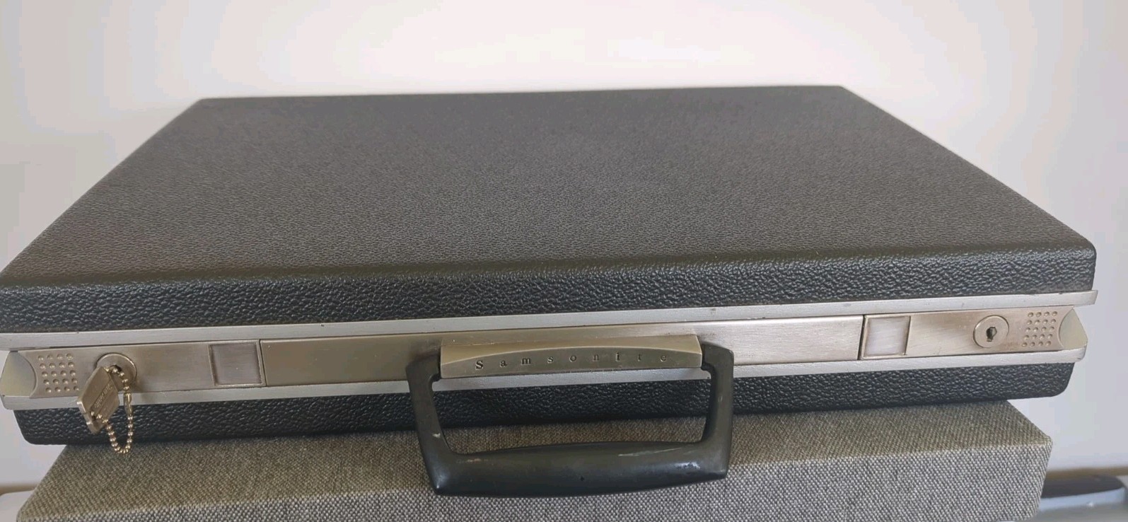 Vintage Samsonite Slim Hard Shell Black Briefcase 1960s–1970s With Key
