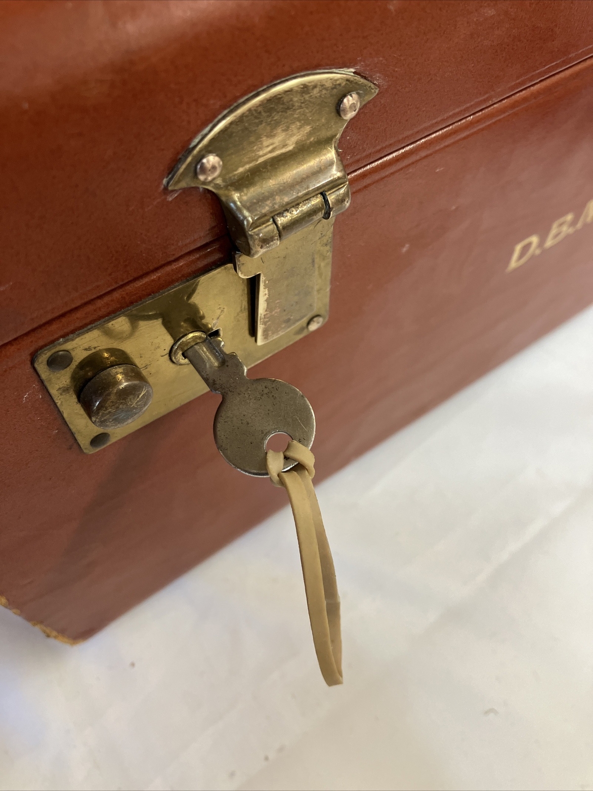 VTG Leather & Wood Travel/Storage Case w/mirror initials spell DBM 14×8.5×7 G