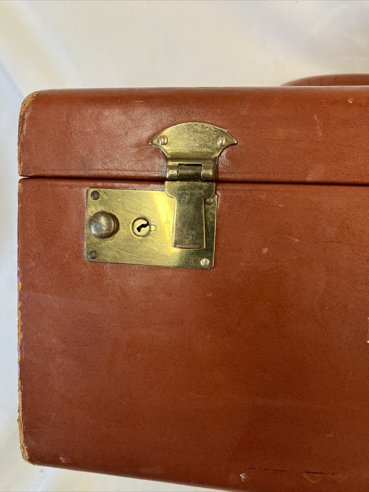 VTG Leather & Wood Travel/Storage Case w/mirror initials spell DBM 14×8.5×7 G