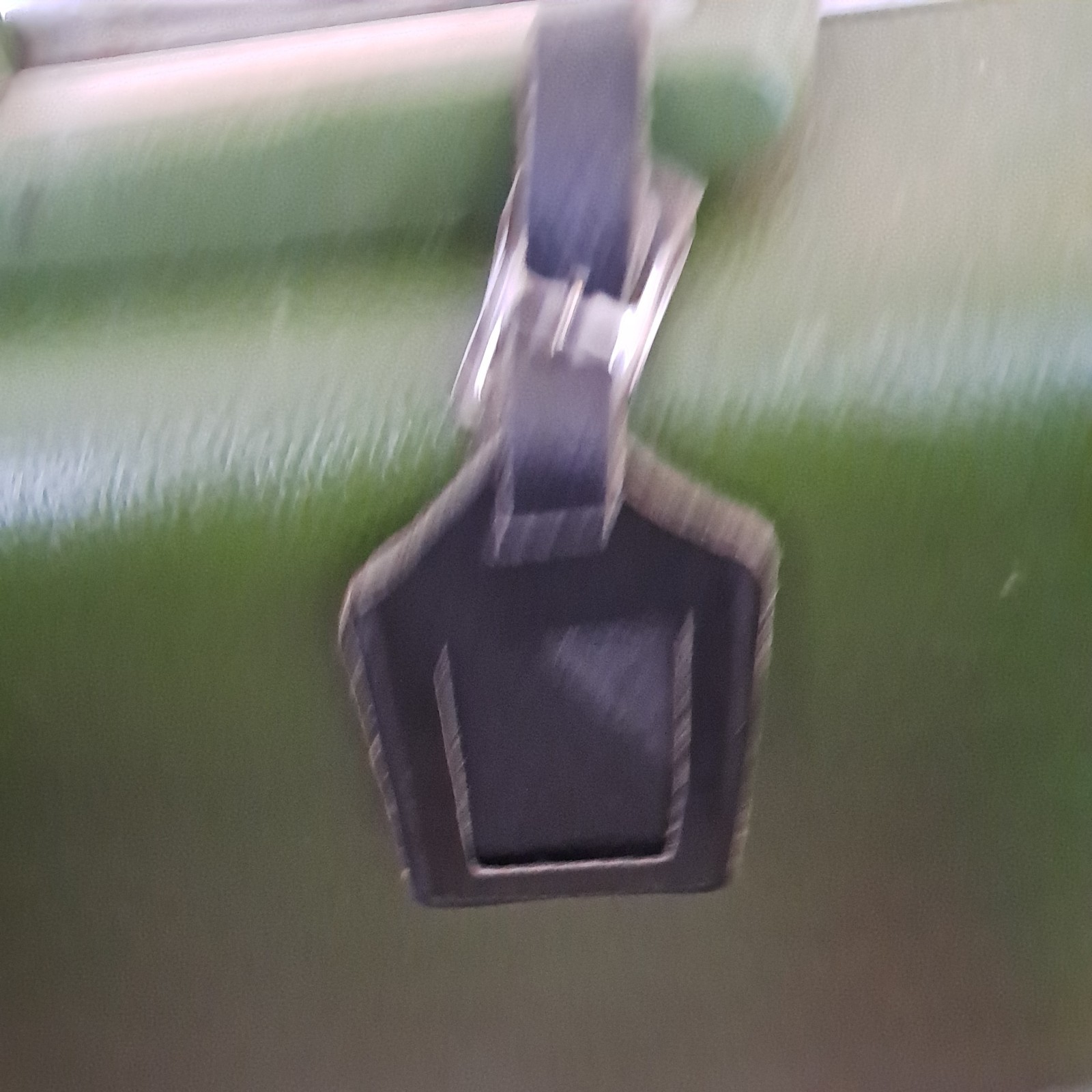 Vintage 24×17×7 American Tourister Suitcase Cascade Avocado Green Hard shell 60